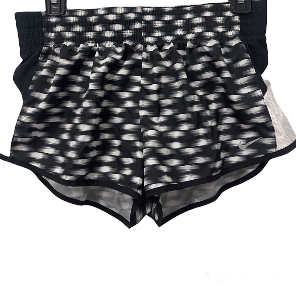 Nike Dri- Fit Shorts in Size M